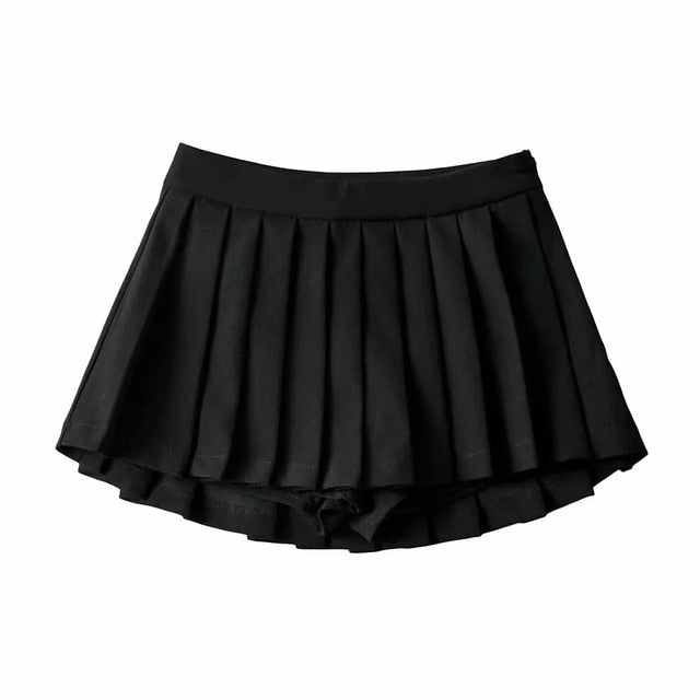 Spanning 40 Years: Outstanding Black Pleated Skirt Outfits